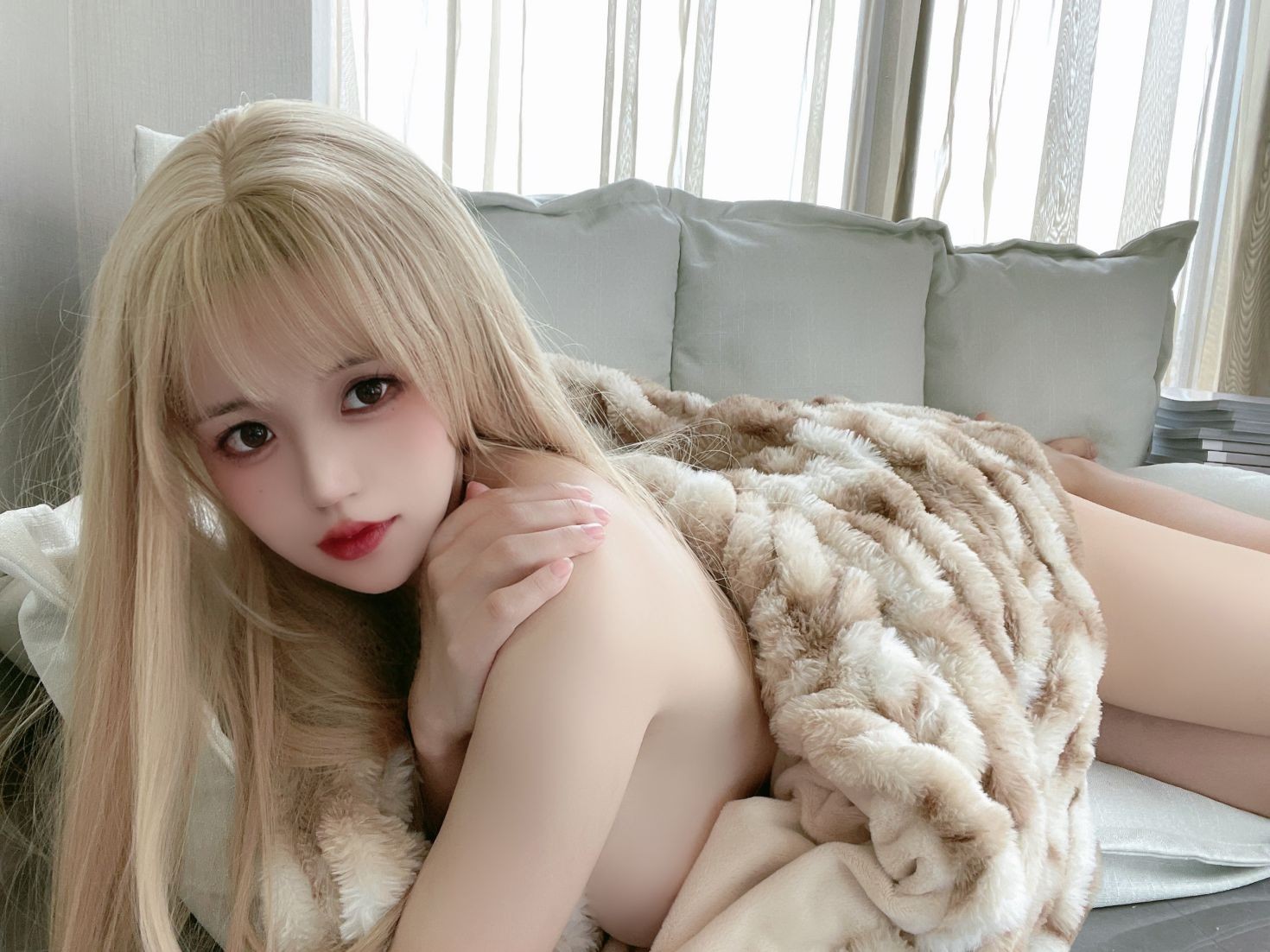 美女动漫博主小仓千代性感Cosplay写真猫毛毯 (21)