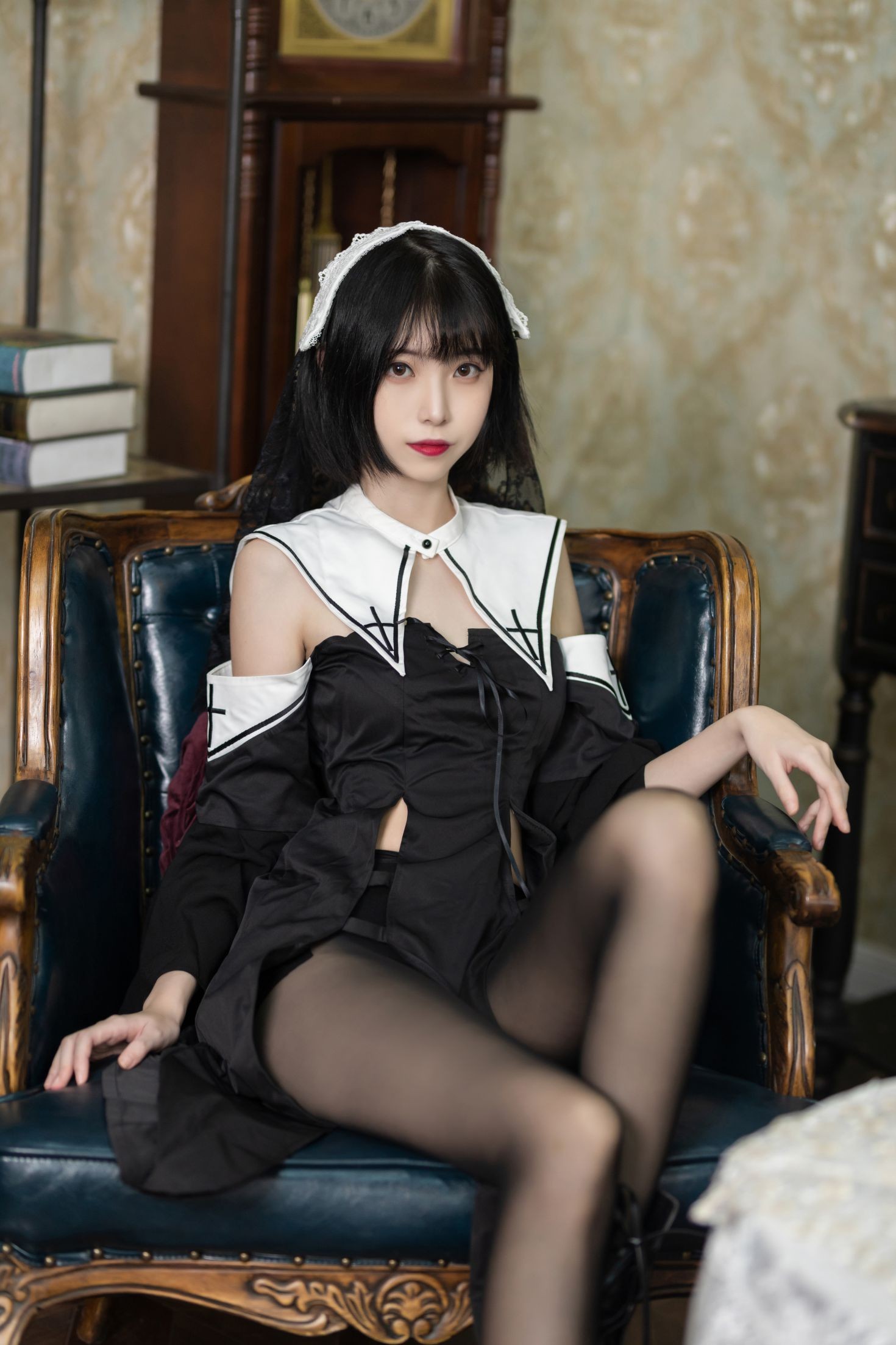 美女动漫博主叁月life性感Cosplay写真暗黑修女 (14)